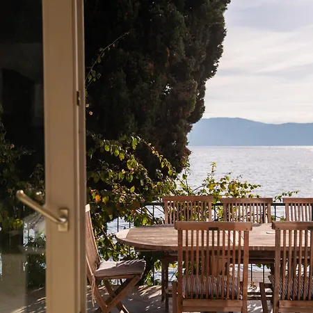 Maison Selva - Vinessa Beachfront Retreat Villa