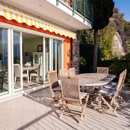 Maison Selva - Vinessa Beachfront Retreat