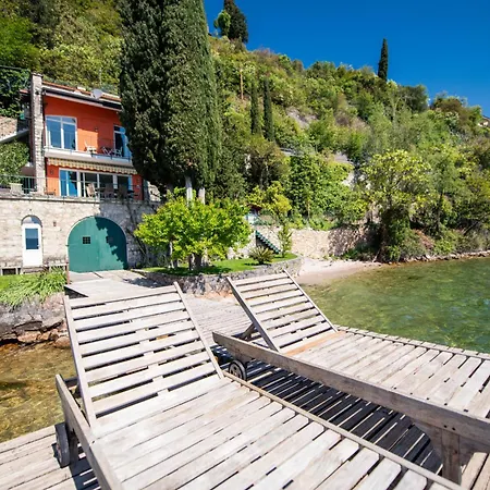 Maison Selva - Vinessa Beachfront Retreat * Toscolano Maderno