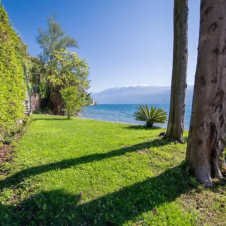 Maison Selva - Vinessa Beachfront Retreat Toscolano Maderno