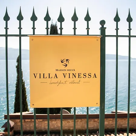 Villa Maison Selva - Vinessa Beachfront Retreat *