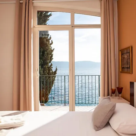 Maison Selva - Vinessa Beachfront Retreat